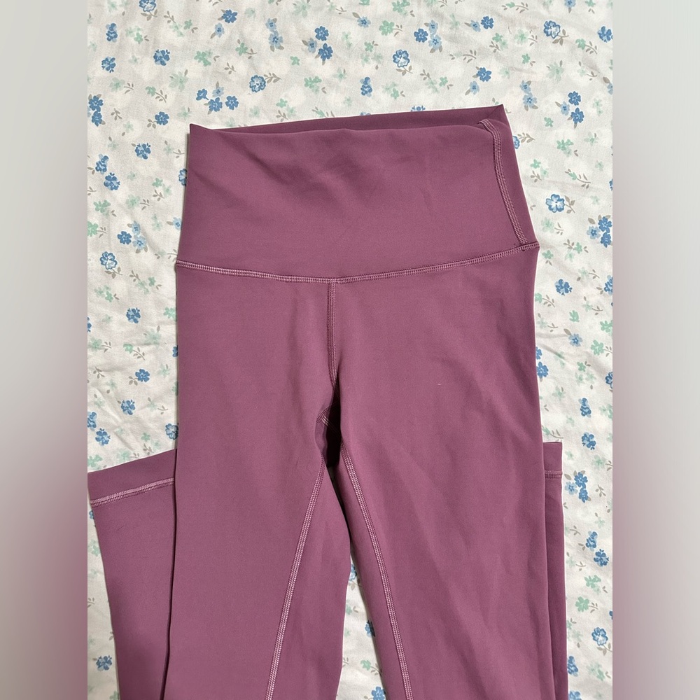 Lululemon Wonder Under High Rise Leggings Size 2 — Excellent Condition - Picture 9 of 10